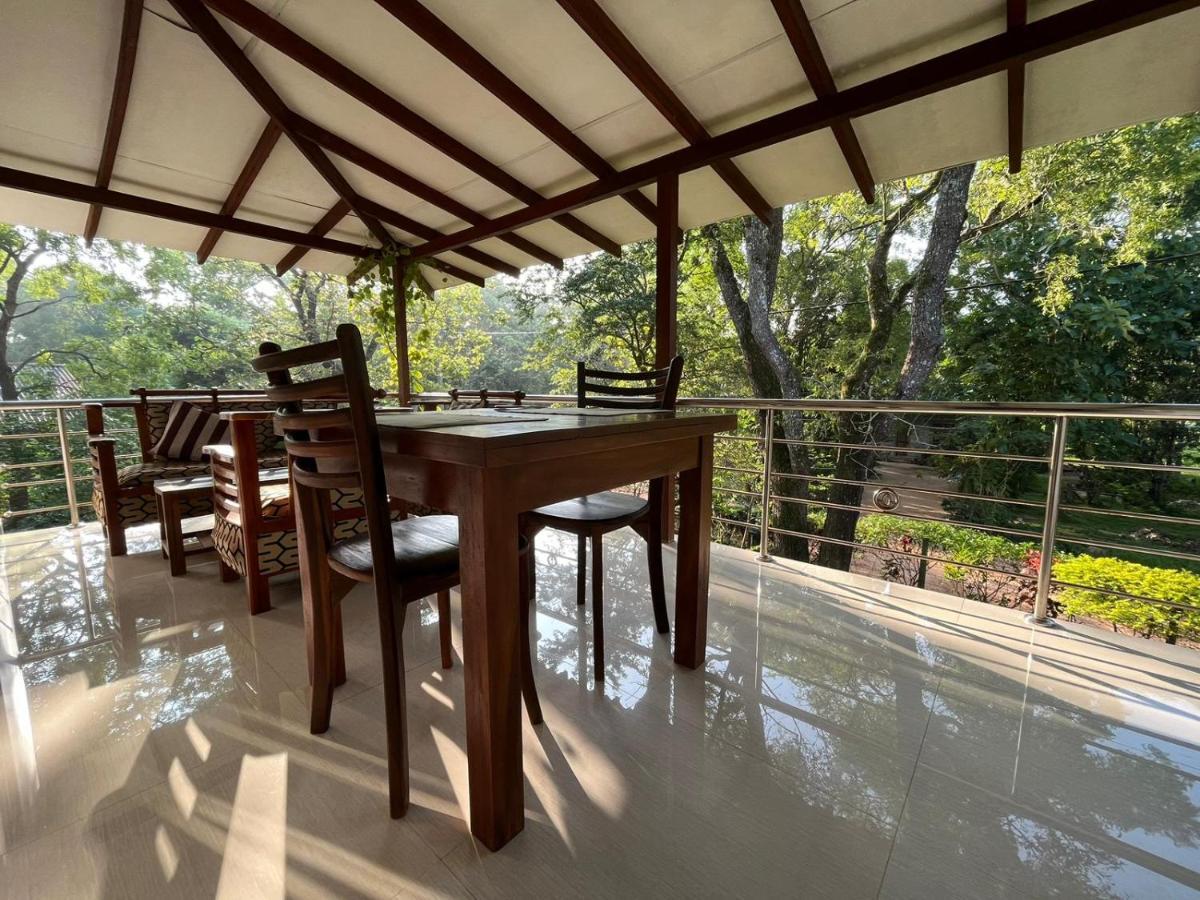 Habarana New Star Homestay エクステリア 写真