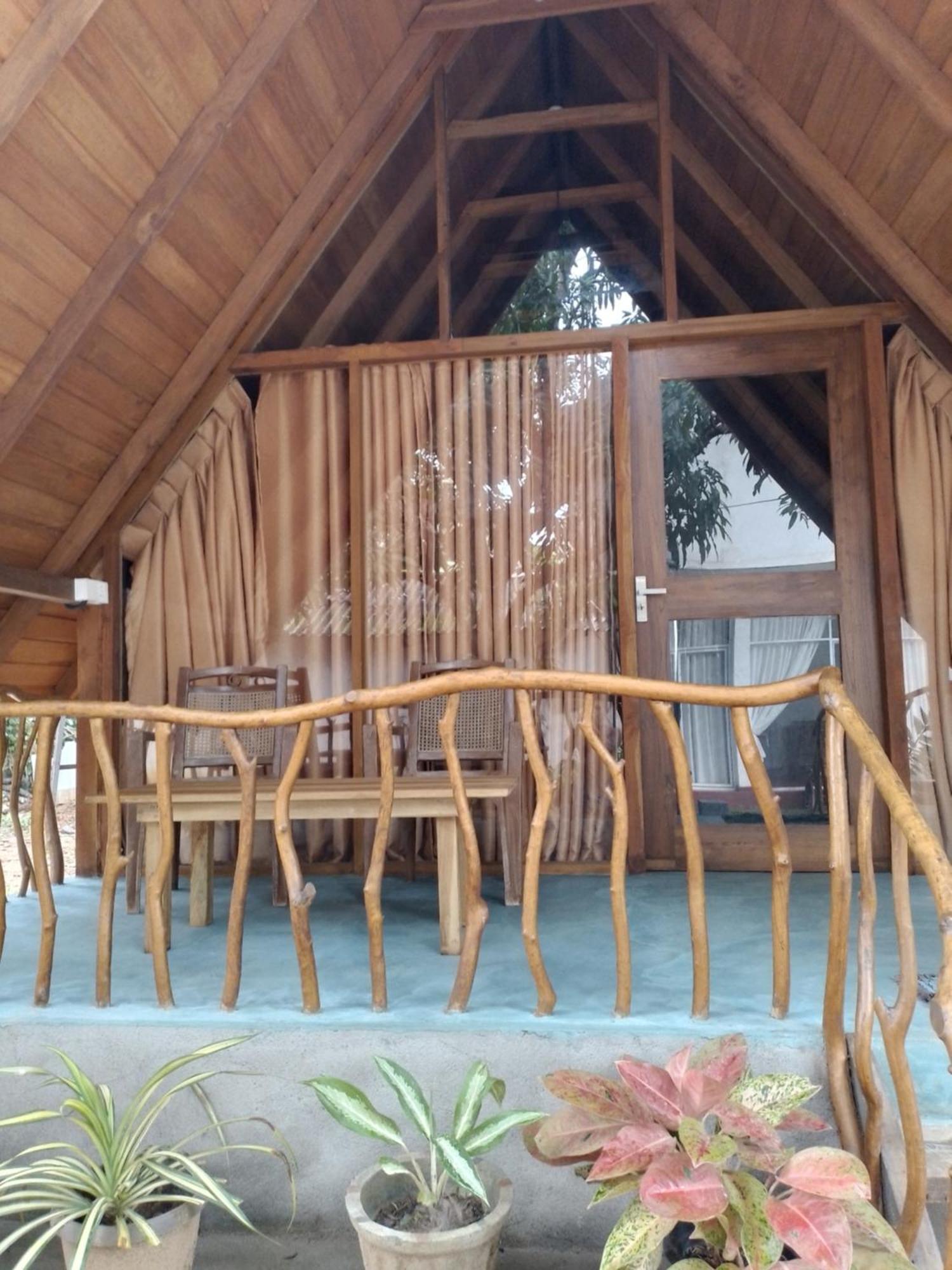 Habarana New Star Homestay エクステリア 写真