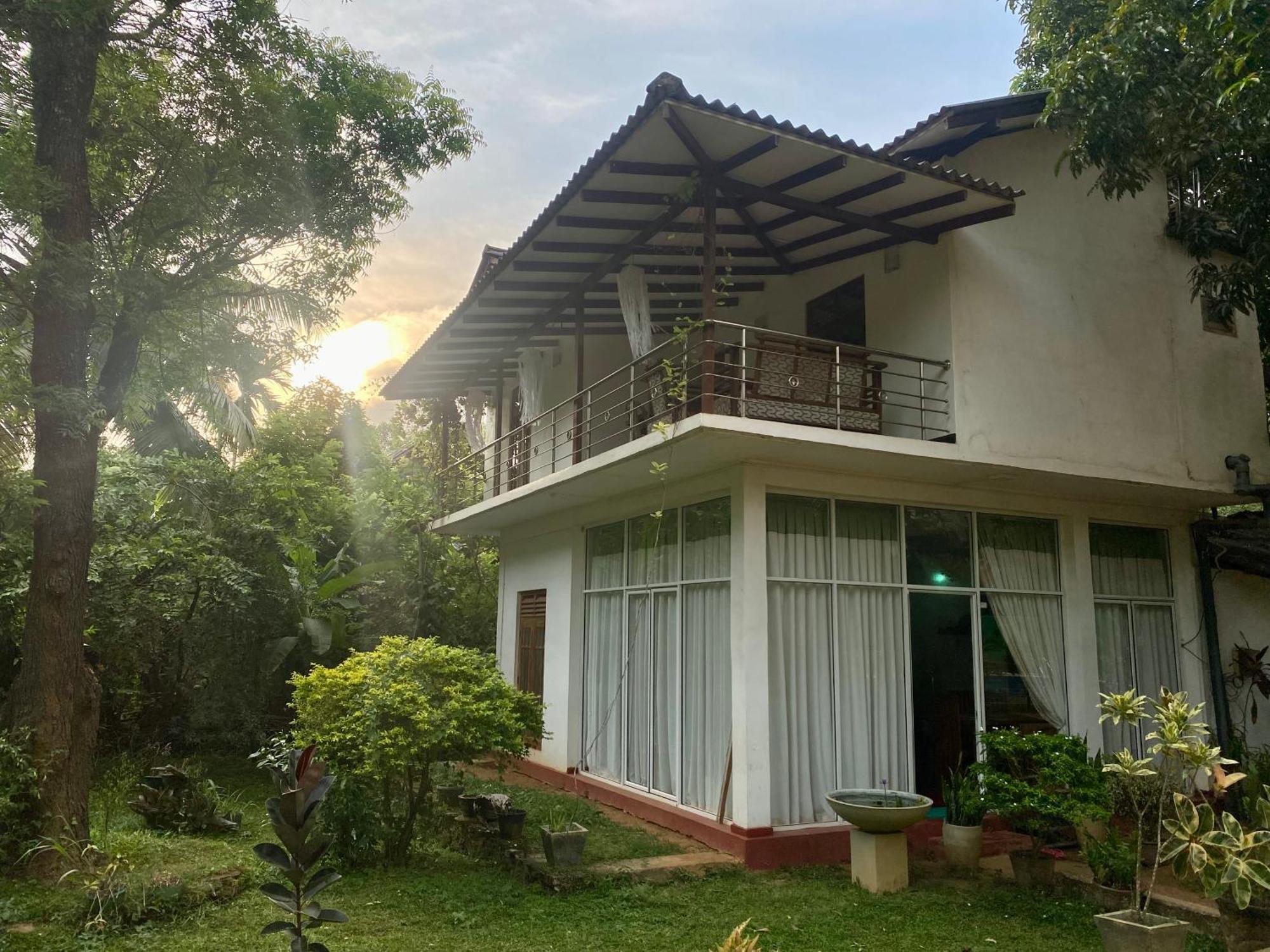 Habarana New Star Homestay エクステリア 写真