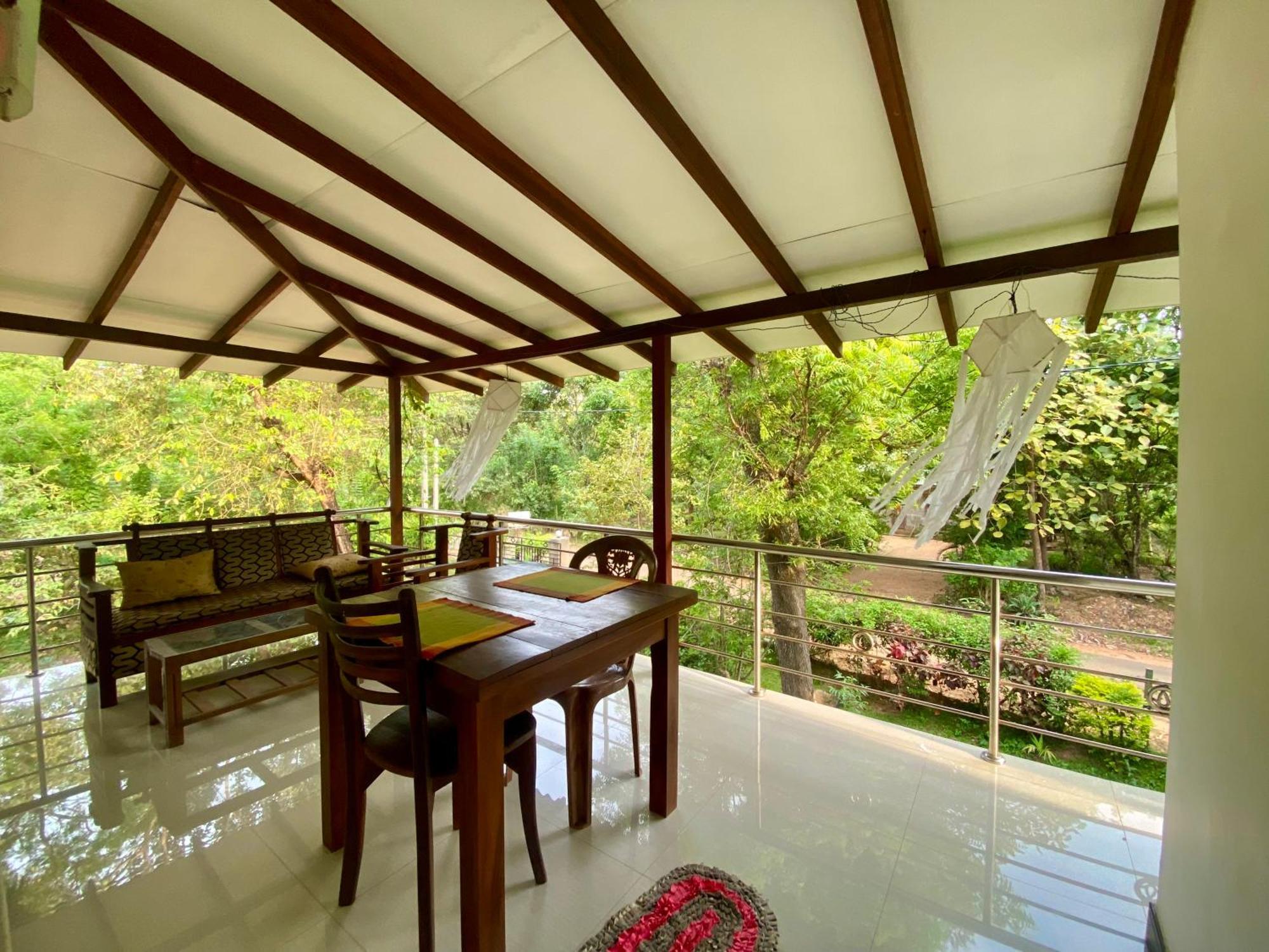 Habarana New Star Homestay エクステリア 写真