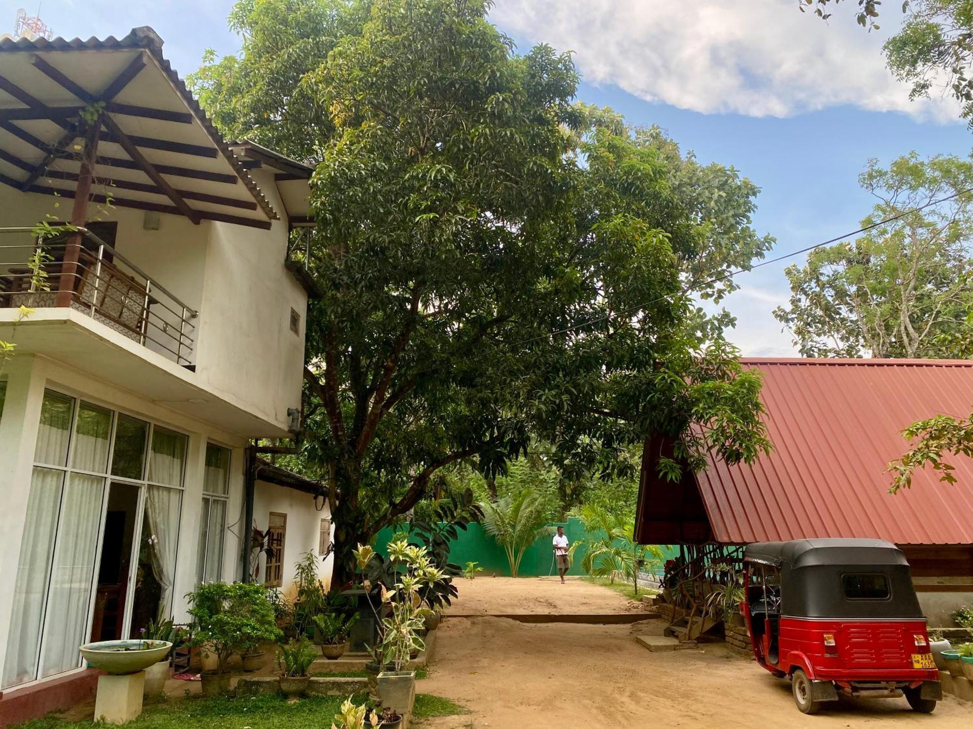 Habarana New Star Homestay エクステリア 写真