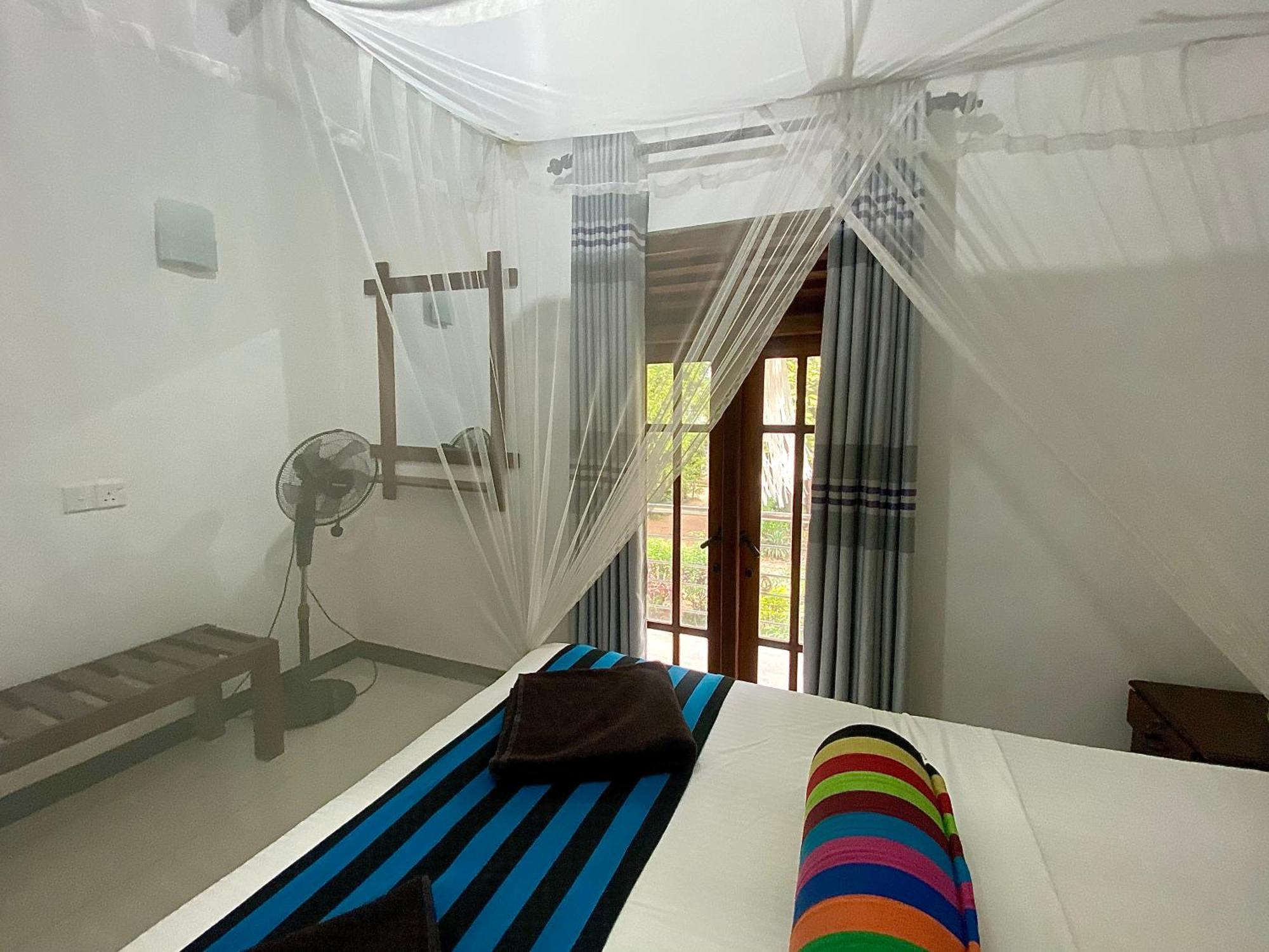 Habarana New Star Homestay エクステリア 写真