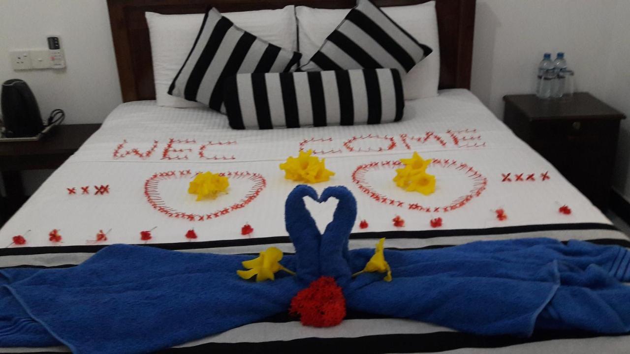 Habarana New Star Homestay エクステリア 写真