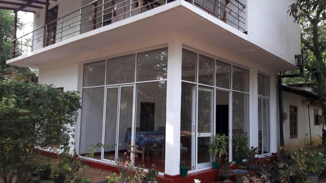 Habarana New Star Homestay エクステリア 写真